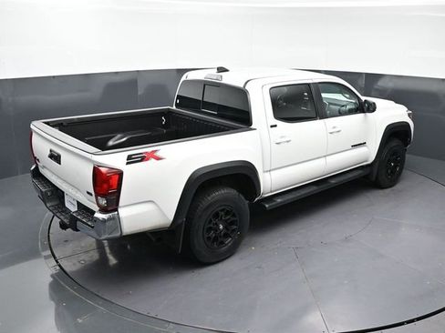 Used 2023 Toyota Tacoma SR5 AWD/4WD image 31