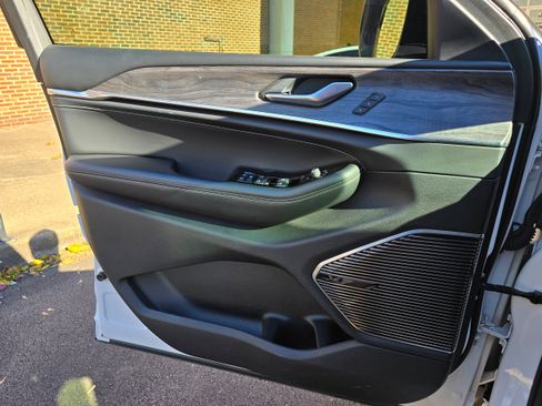 Used 2022 Jeep Grand Cherokee L Overland image 17