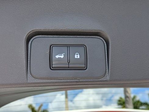 Used 2023 Nissan Rogue SL w/ SL Premium Package image 14