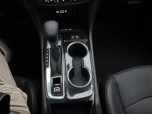 Used 2023 Chevrolet Equinox Premier image 27