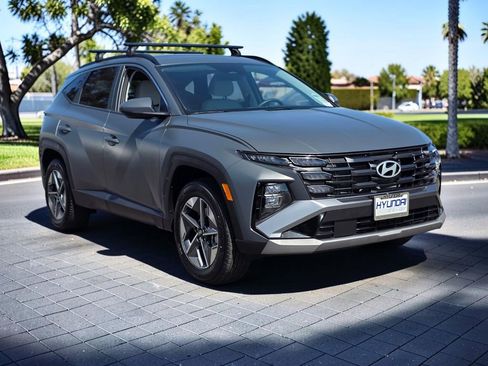 Certified 2025 Hyundai Tucson SEL AWD/4WD image 4