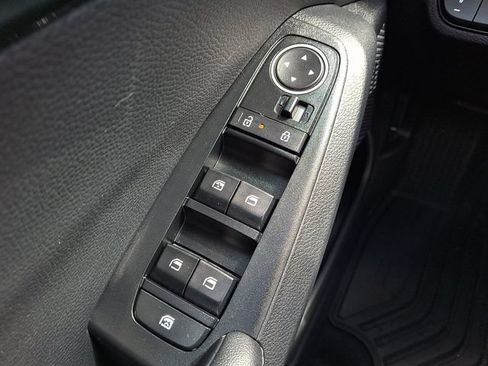 Certified 2025 Kia Seltos EX FWD image 26