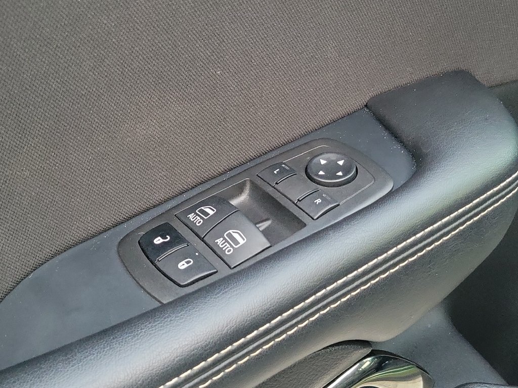 Used 2022 Dodge Challenger SRT Hellcat RWD image 15