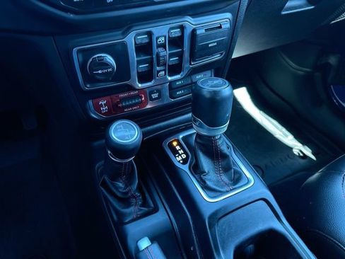 Used 2019 Jeep Wrangler Unlimited Rubicon w/ Uconnect 4C Nav & Sound Group AWD/4WD image 16