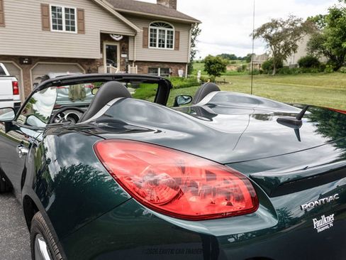 Used 2007 Pontiac Solstice Convertible w/ Premium Package RWD image 54
