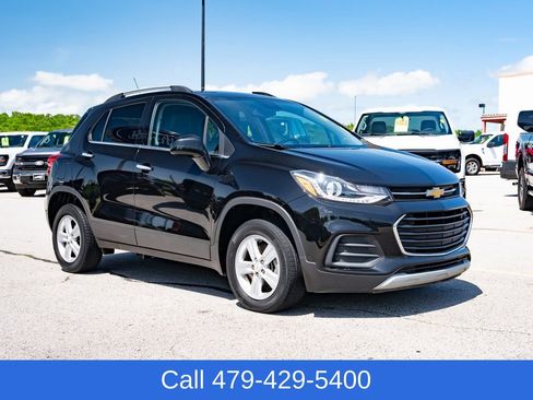 Used 2020 Chevrolet Trax LT w/ LT Convenience Package AWD/4WD image 8