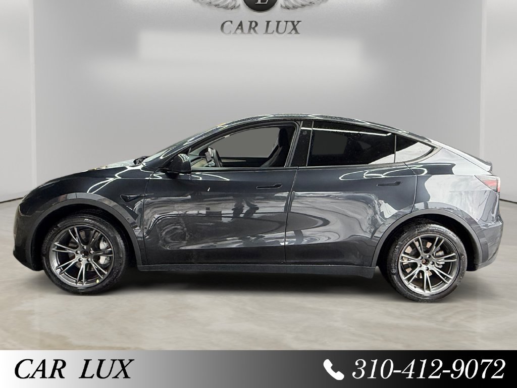 Used 2024 Tesla Model Y Long Range RWD image 2