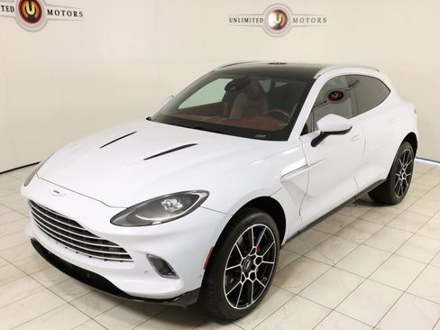 Used 2021 Aston Martin DBX image 35
