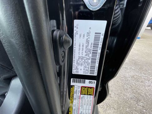 Used 2021 Toyota Tacoma TRD Sport w/ Technology Package image 32