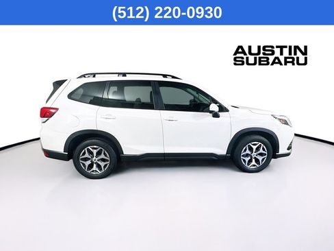 Used 2024 Subaru Forester Premium AWD/4WD image 9