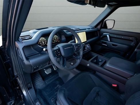 Used 2023 Land Rover Defender 110 V8 image 20