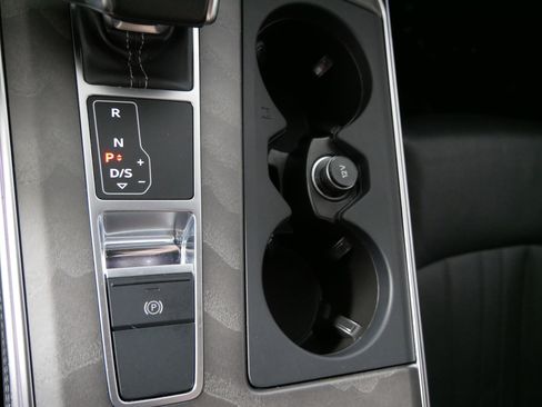 Used 2024 Audi A6 Premium Plus image 29