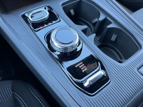 New 2026 Jeep Cherokee Laredo image 25