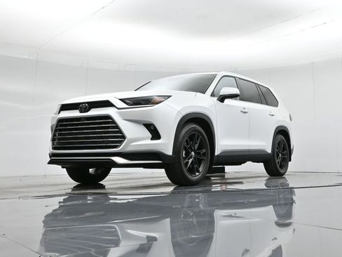 Used 2024 Toyota Grand Highlander AWD Hybrid image 48