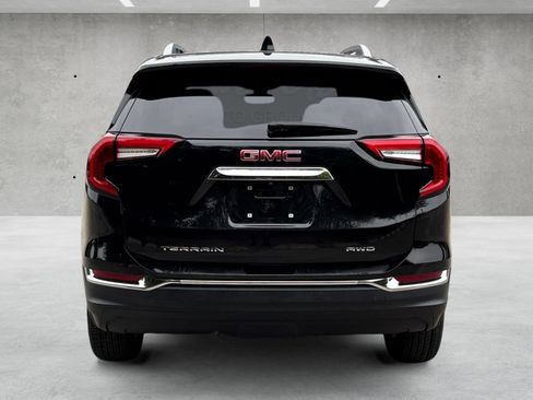 Used 2024 GMC Terrain SLT AWD/4WD image 17