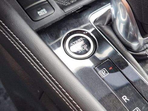 Used 2023 Nissan Kicks SR FWD image 8