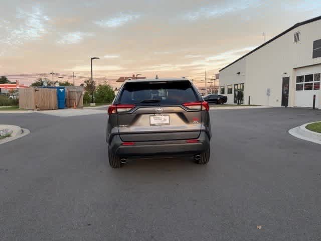 Used 2021 Toyota RAV4 XLE w/ Convenience Package AWD/4WD image 5