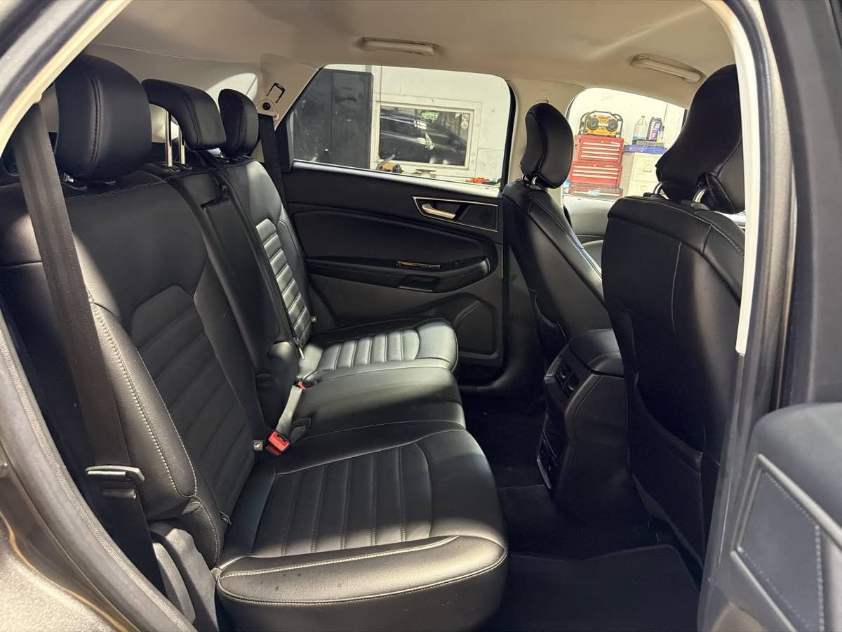 Used 2017 Ford Edge SEL w/ Equipment Group 201A FWD image 25