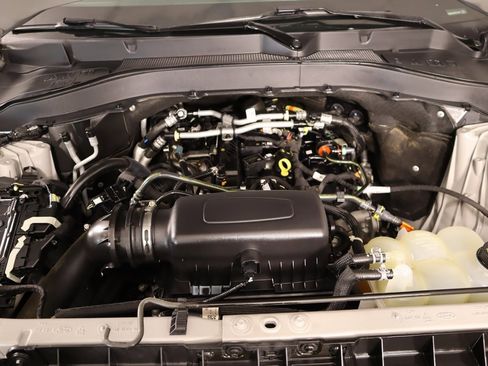 Used 2022 Ford Explorer XLT image 20