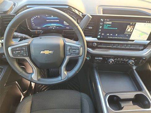 Used 2025 Chevrolet Silverado 2500 LT image 11