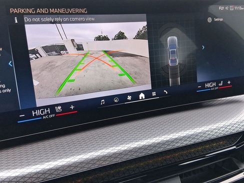 Used 2025 BMW 330i Sedan w/ Convenience Package image 24