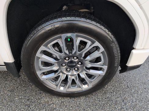 Used 2025 GMC Sierra 1500 Denali Ultimate image 11