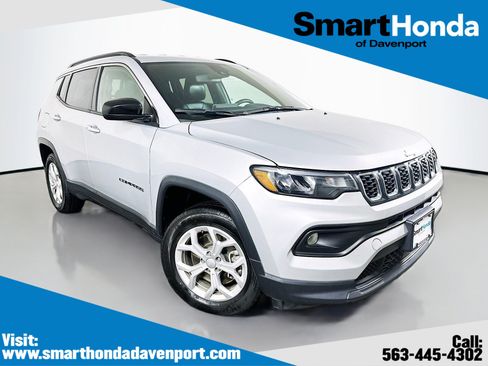 Used 2024 Jeep Compass Latitude AWD/4WD image 1