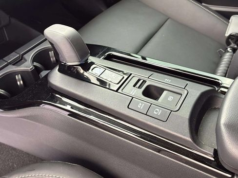 Used 2024 Toyota Prius XLE FWD image 15