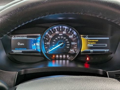 Used 2017 Ford Explorer XLT w/ Equipment Group 202A AWD/4WD image 35