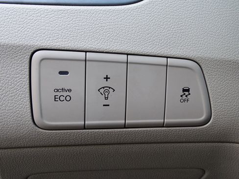 Used 2014 Hyundai Elantra SE image 15