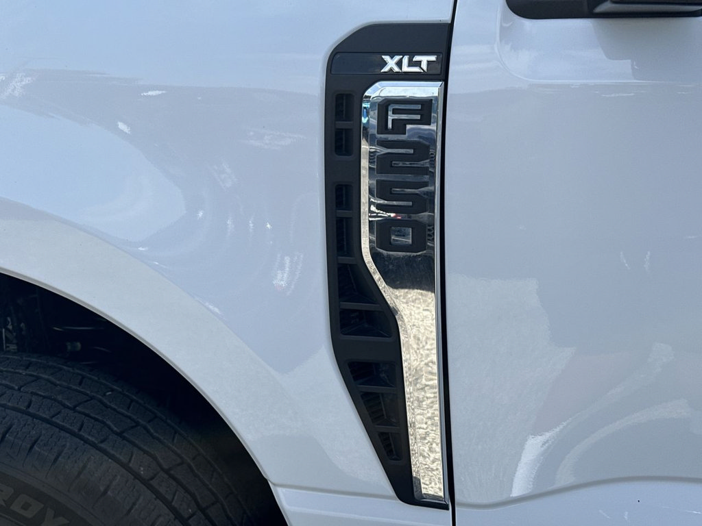 Used 2025 Ford F250 XLT AWD/4WD image 46