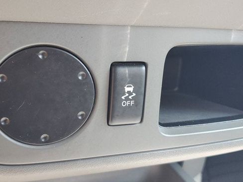 Used 2016 Nissan Frontier SV RWD image 30