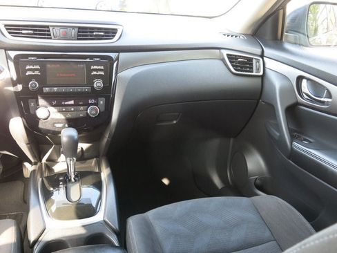 Used 2015 Nissan Rogue SV AWD/4WD image 21