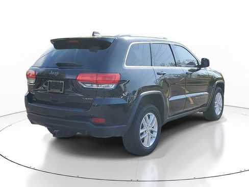 Used 2017 Jeep Grand Cherokee Laredo w/ Quick Order Package 23E AWD/4WD image 4