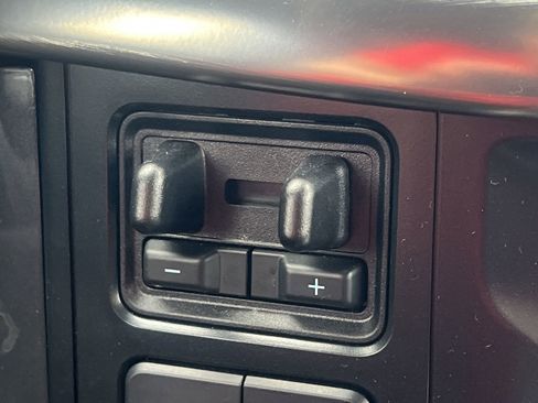 Used 2023 Ford F150 Lariat w/ Equipment Group 502A High image 7