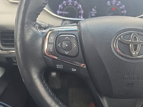 Used 2018 Toyota Avalon XLE image 20