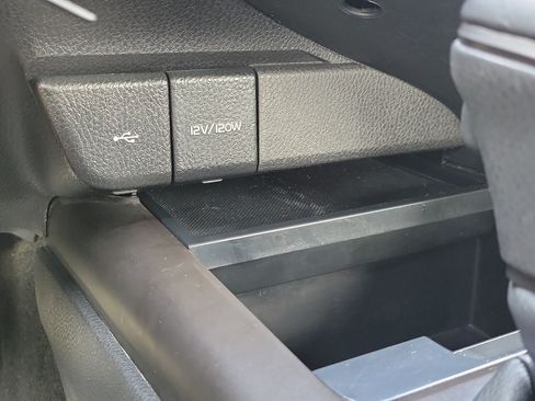 Used 2021 Toyota Camry SE FWD image 27