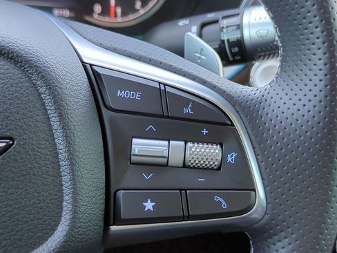 Used 2026 Genesis G70 2.5T image 13