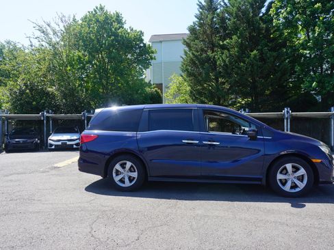 Used 2019 Honda Odyssey EX image 3