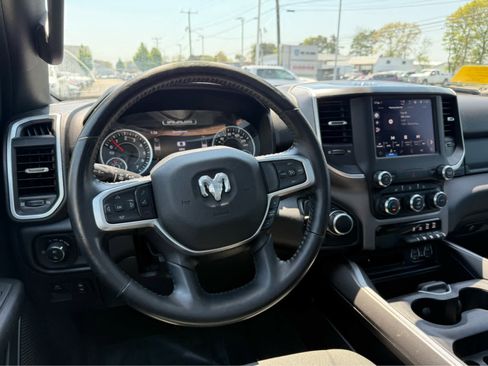 Used 2022 RAM 1500 Big Horn AWD/4WD image 16