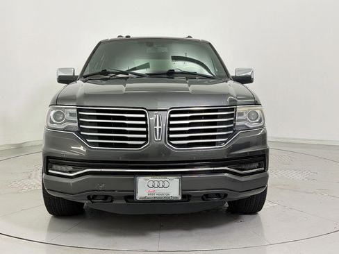 Used 2017 Lincoln Navigator Select RWD image 6