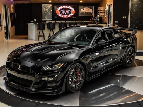 Used 2020 Ford Mustang Shelby GT500 w/ Carbon Fiber Track Pack RWD image 5