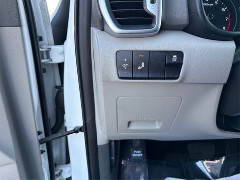 Used 2018 Kia Sportage EX image 18