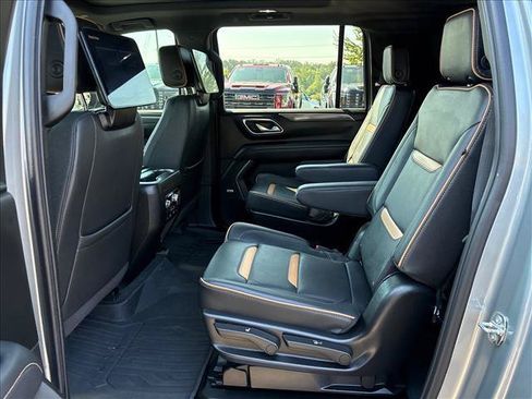 Certified 2024 GMC Yukon XL AT4 w/ AT4 Premium Package AWD/4WD image 8