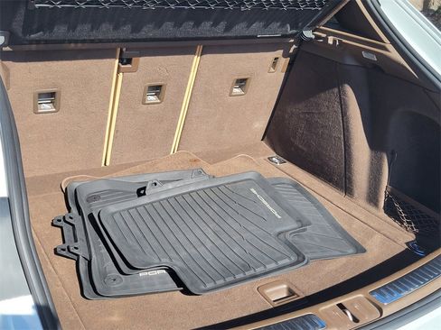 Used 2018 Porsche Macan S image 32