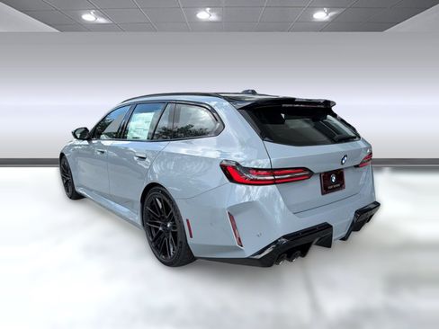 New 2027 BMW M5 Touring AWD/4WD image 3