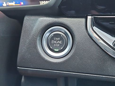 Used 2025 Chevrolet Colorado Trail Boss AWD/4WD image 17