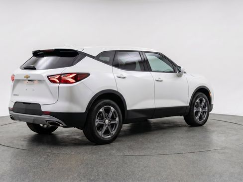 Used 2025 Chevrolet Blazer LT FWD image 9