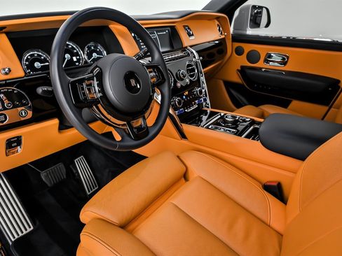 Used 2022 Rolls-Royce Cullinan image 21