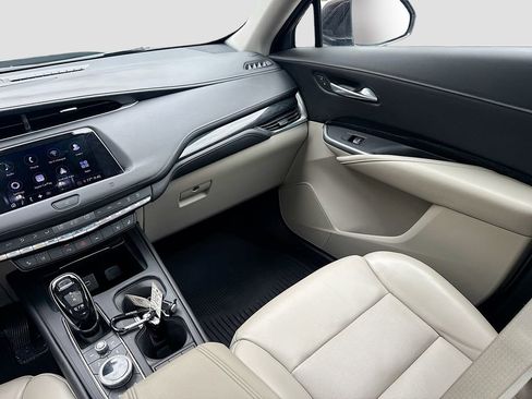Used 2020 Cadillac XT4 Premium Luxury AWD/4WD image 23